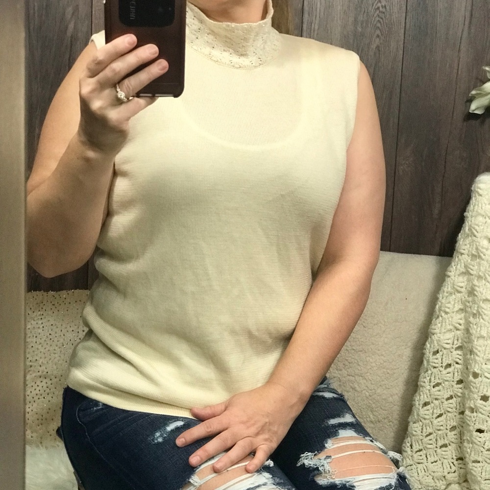 St. John Collection by Marie Gray mock neck top medium cream